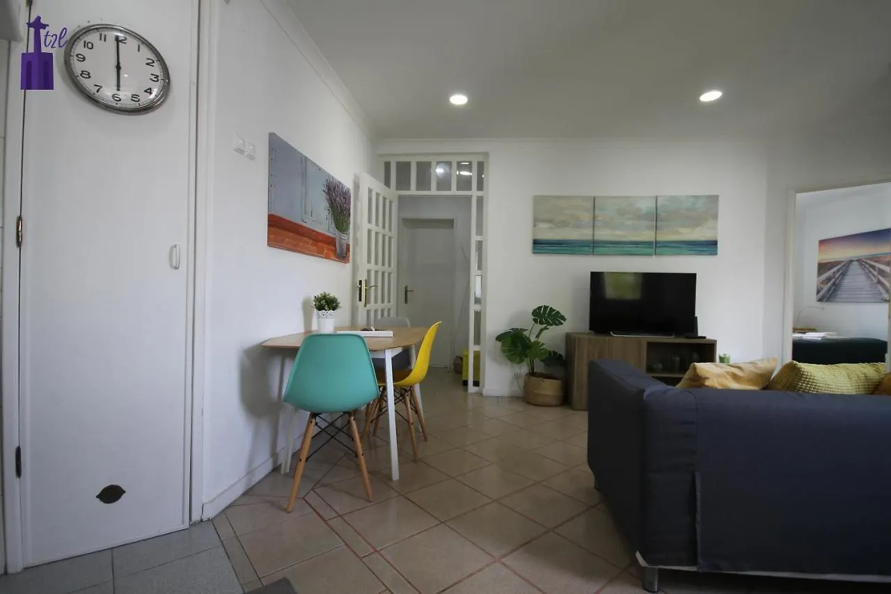 Lisbon South Apartment 0*,
