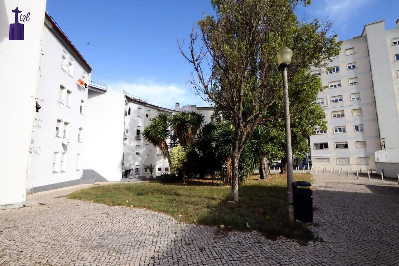Lisbon South Apartment 0*,